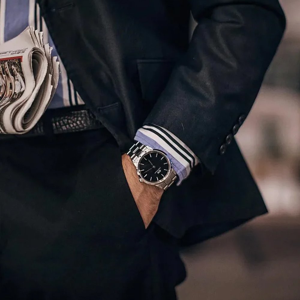 Daniel Wellington Iconic Link Black Dial Silver Steel Strap Watch For Women - DW00100342