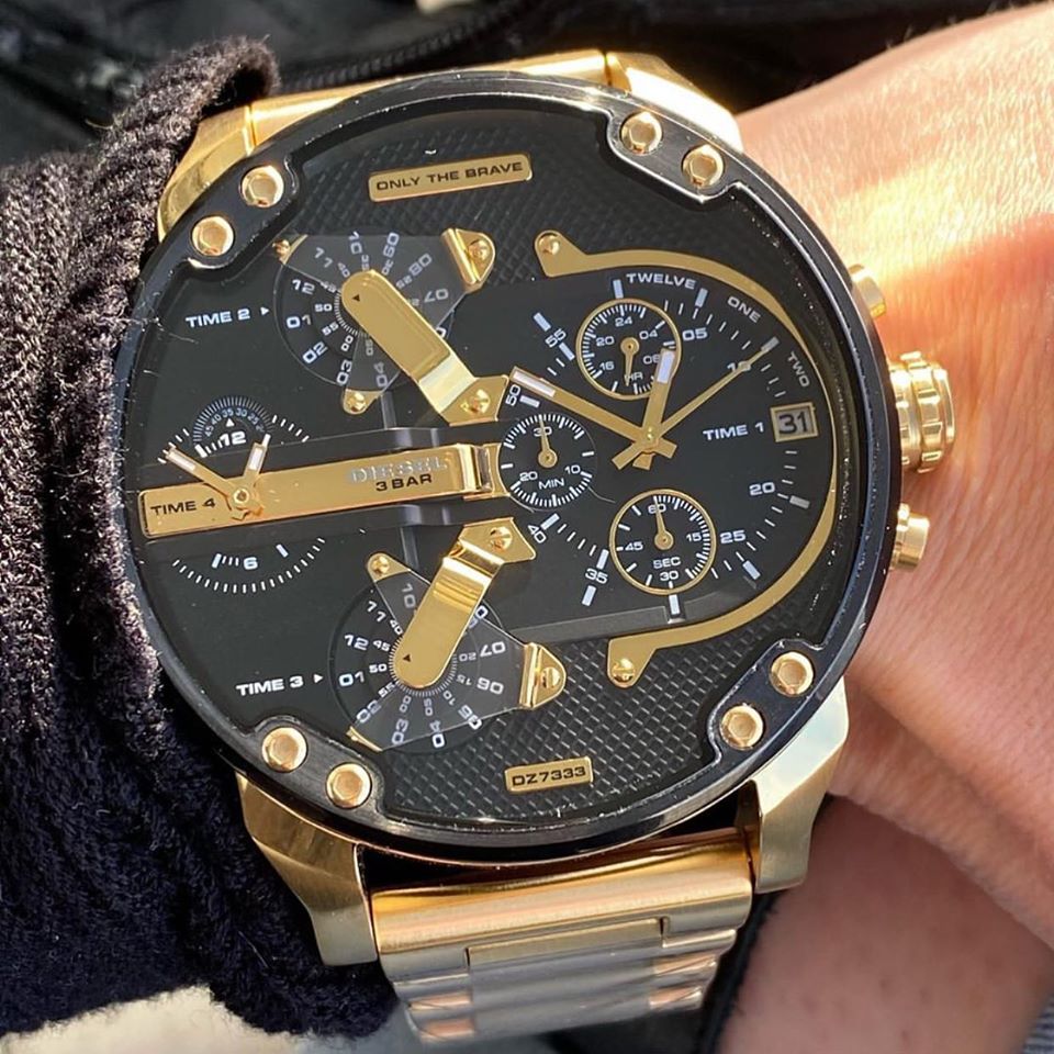 Diesel Mr Daddy 2.0 Chronograph Black Dial Gold Steel Strap Watch For Men - DZ7333