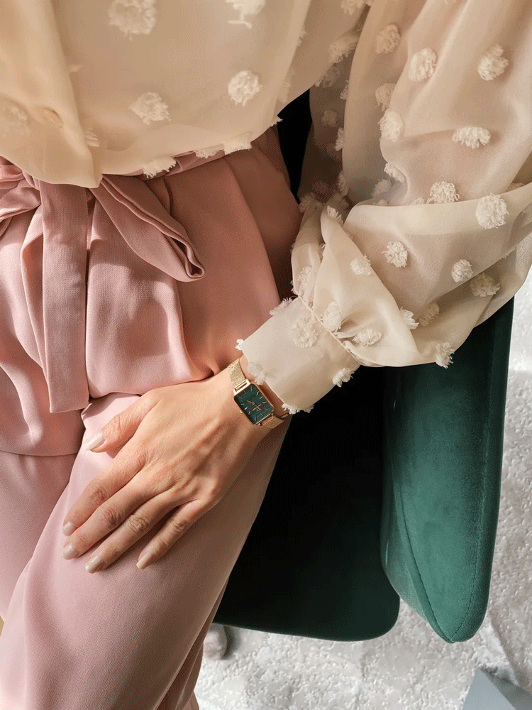 Daniel Wellington Quadro Melrose Green Dial Rose Gold Mesh Strap Watch For Women - DW00100437