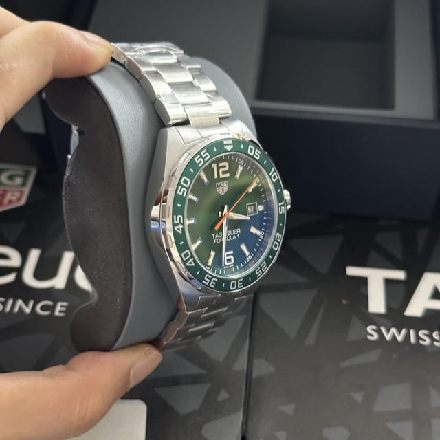 Tag Heuer Formula 1 Men’s Quartz Swiss Made Silver Stainless Steel Green Dial 43mm Watch WAZ1017.BA0842