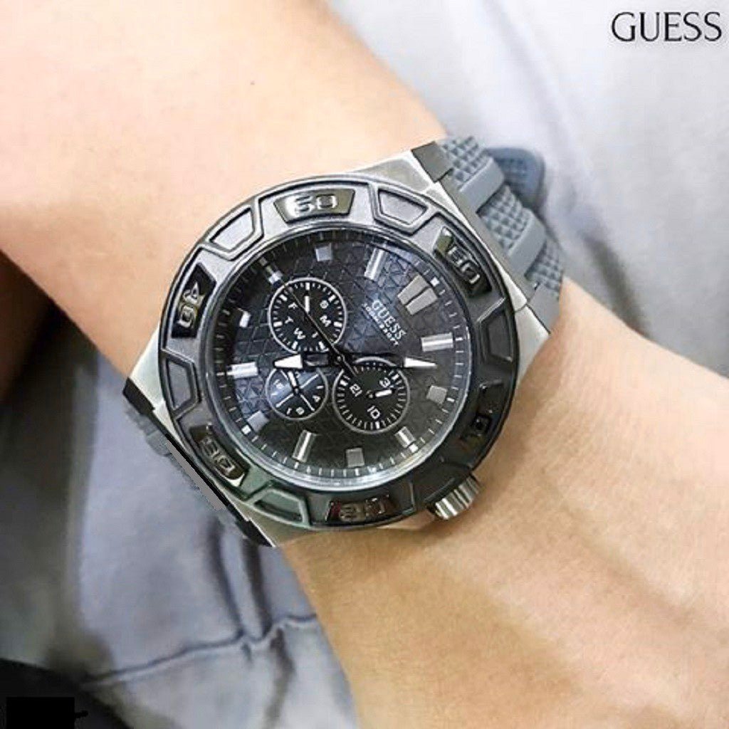 Guess Force Grey Dial Grey Rubber Strap Watch For Men - W0674G8