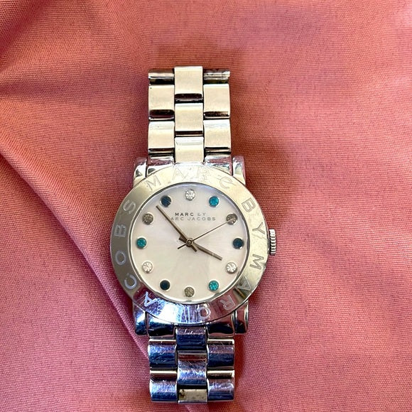 Marc Jacobs Amy White Dial Silver Steel Strap Watch for Women - MBM3140