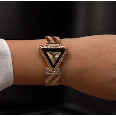 Guess Fame Diamonds Rose Gold Dial Rose Gold Mesh Bracelet Watch for Women - GW0508L3